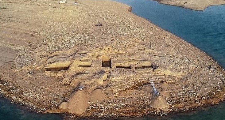 Istana di bawah singau trigris